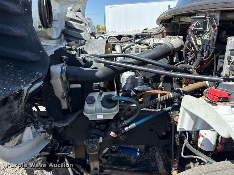 image for item EG5743 2007 Freightliner  Business Class M2 Crew Cab utility / service truck