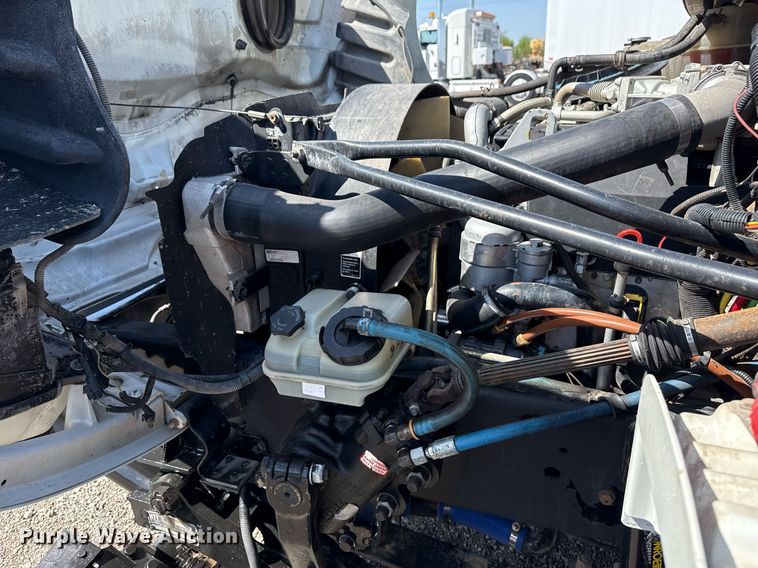 image for item EG5743 2007 Freightliner  Business Class M2 Crew Cab utility / service truck