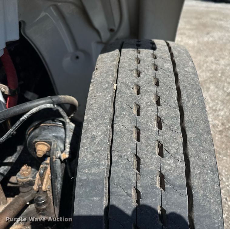 image for item EG5743 2007 Freightliner  Business Class M2 Crew Cab utility / service truck