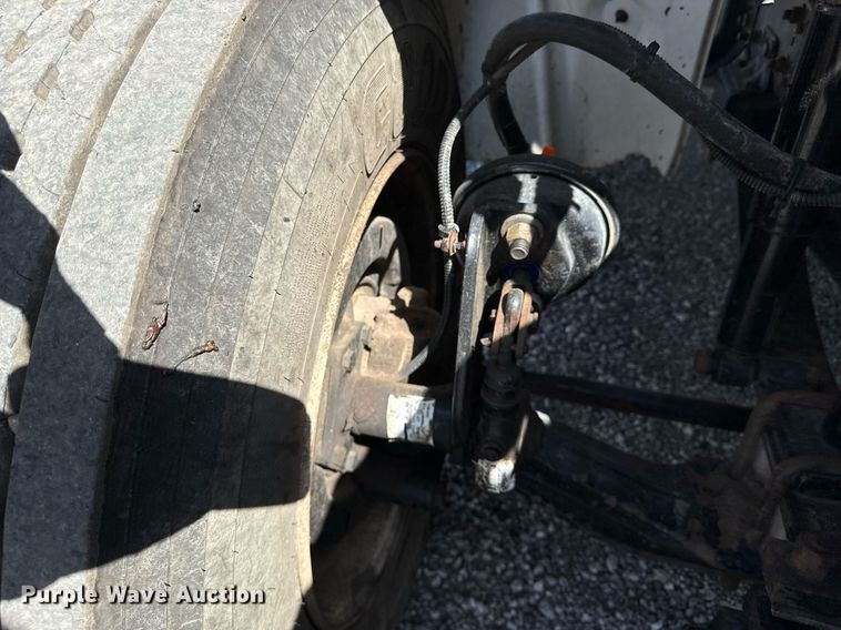 image for item EG5743 2007 Freightliner  Business Class M2 Crew Cab utility / service truck