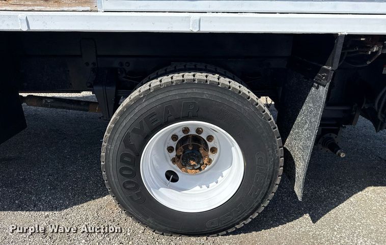 image for item EG5743 2007 Freightliner  Business Class M2 Crew Cab utility / service truck