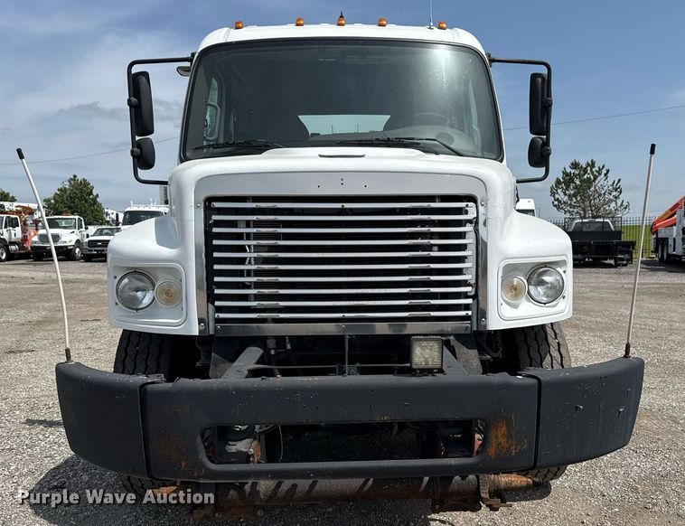 image for item EG5769 2008 Freightliner Business Class M2 Ext. Cab utility / service truck