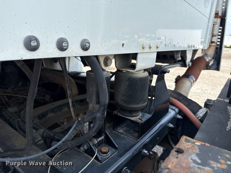 image for item EG5769 2008 Freightliner Business Class M2 Ext. Cab utility / service truck