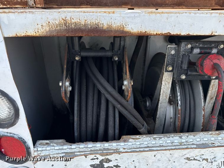 image for item EG5769 2008 Freightliner Business Class M2 Ext. Cab utility / service truck