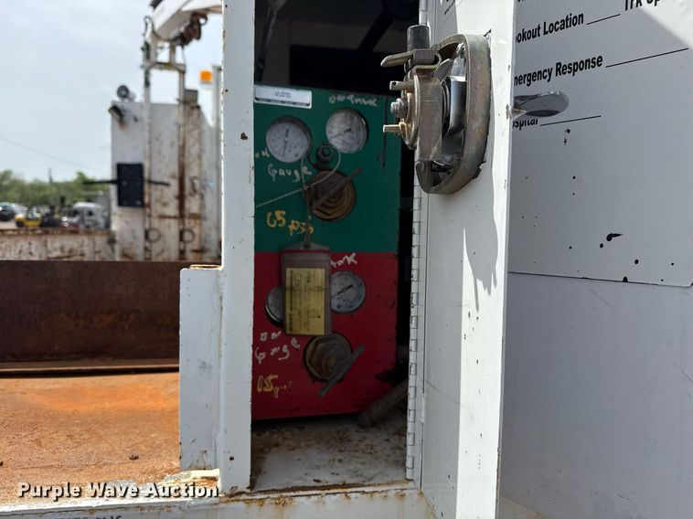 image for item EG5769 2008 Freightliner Business Class M2 Ext. Cab utility / service truck