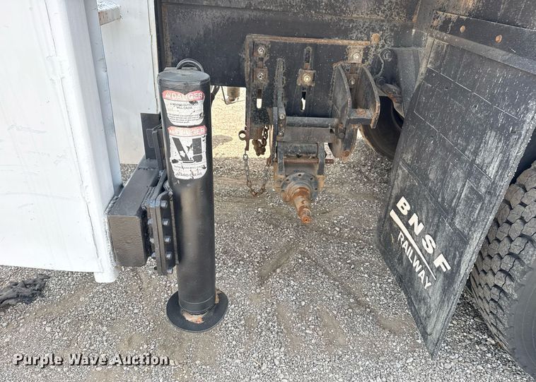 image for item EG5769 2008 Freightliner Business Class M2 Ext. Cab utility / service truck