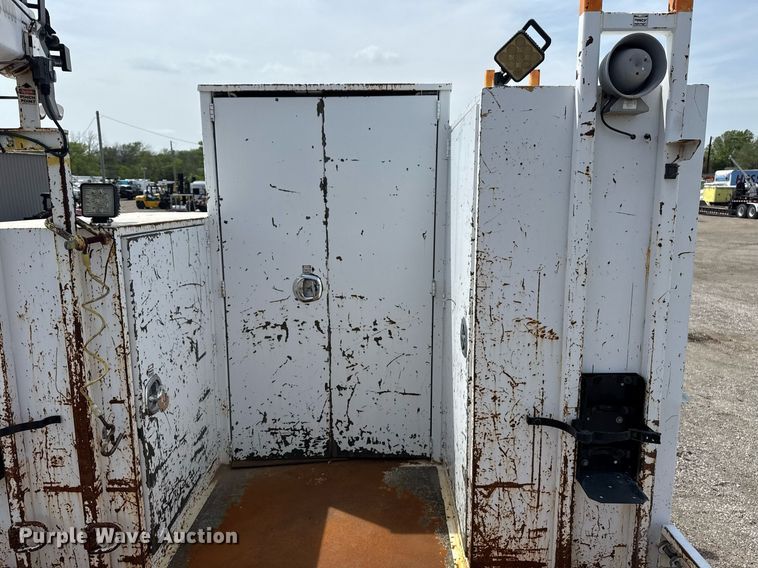 image for item EG5769 2008 Freightliner Business Class M2 Ext. Cab utility / service truck