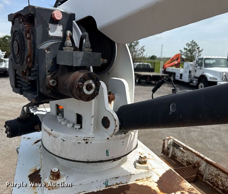 image for item EG5769 2008 Freightliner Business Class M2 Ext. Cab utility / service truck