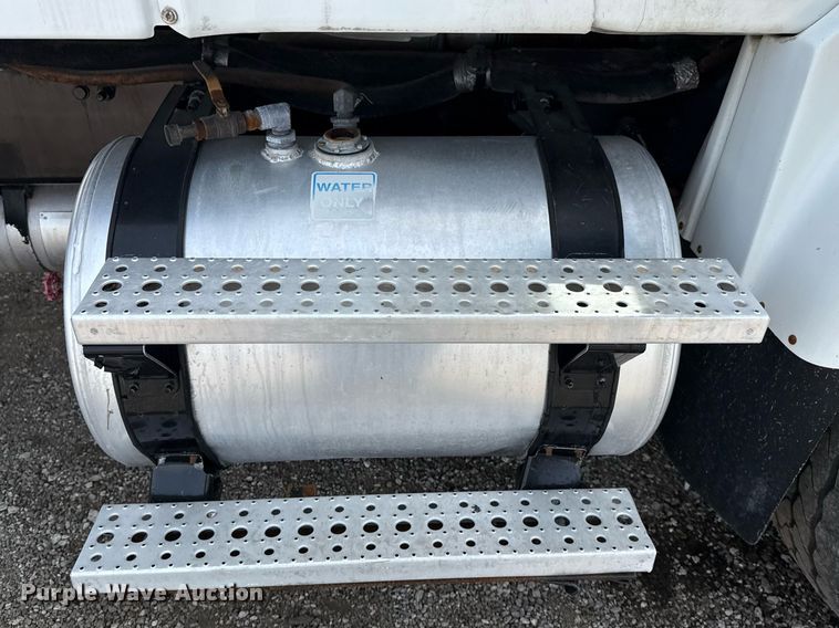 image for item EG5769 2008 Freightliner Business Class M2 Ext. Cab utility / service truck