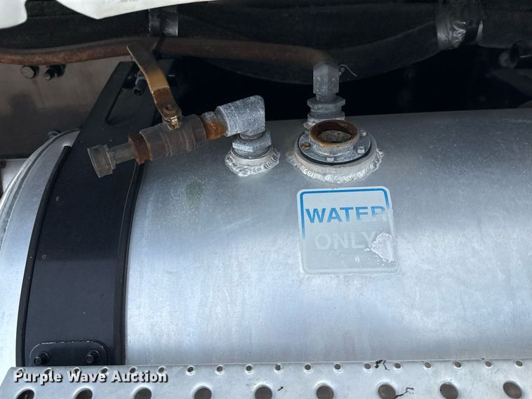 image for item EG5769 2008 Freightliner Business Class M2 Ext. Cab utility / service truck