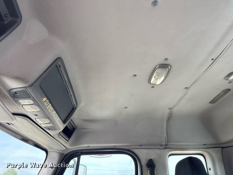 image for item EG5769 2008 Freightliner Business Class M2 Ext. Cab utility / service truck