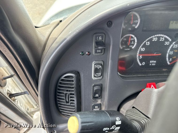 image for item EG5769 2008 Freightliner Business Class M2 Ext. Cab utility / service truck