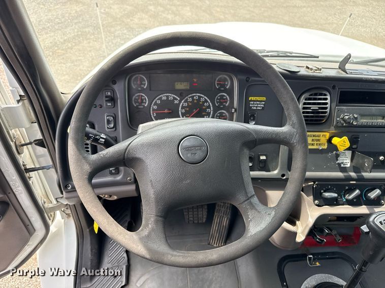 image for item EG5769 2008 Freightliner Business Class M2 Ext. Cab utility / service truck