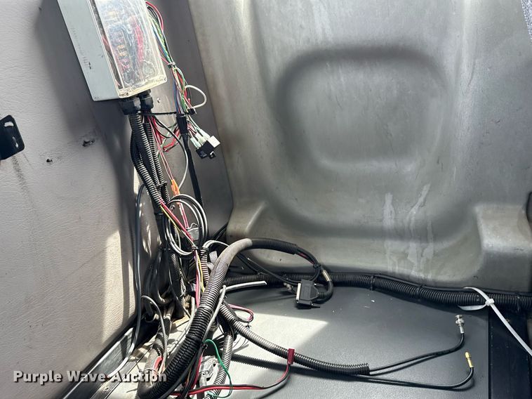 image for item EG5769 2008 Freightliner Business Class M2 Ext. Cab utility / service truck