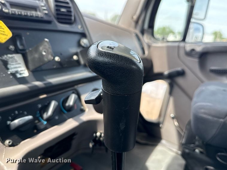 image for item EG5769 2008 Freightliner Business Class M2 Ext. Cab utility / service truck