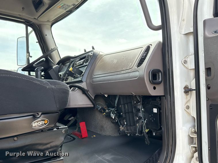 image for item EG5769 2008 Freightliner Business Class M2 Ext. Cab utility / service truck