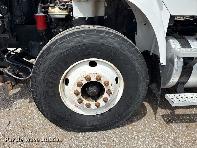 image for item EG5769 2008 Freightliner Business Class M2 Ext. Cab utility / service truck