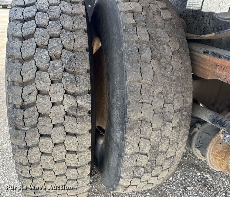 image for item EG5769 2008 Freightliner Business Class M2 Ext. Cab utility / service truck