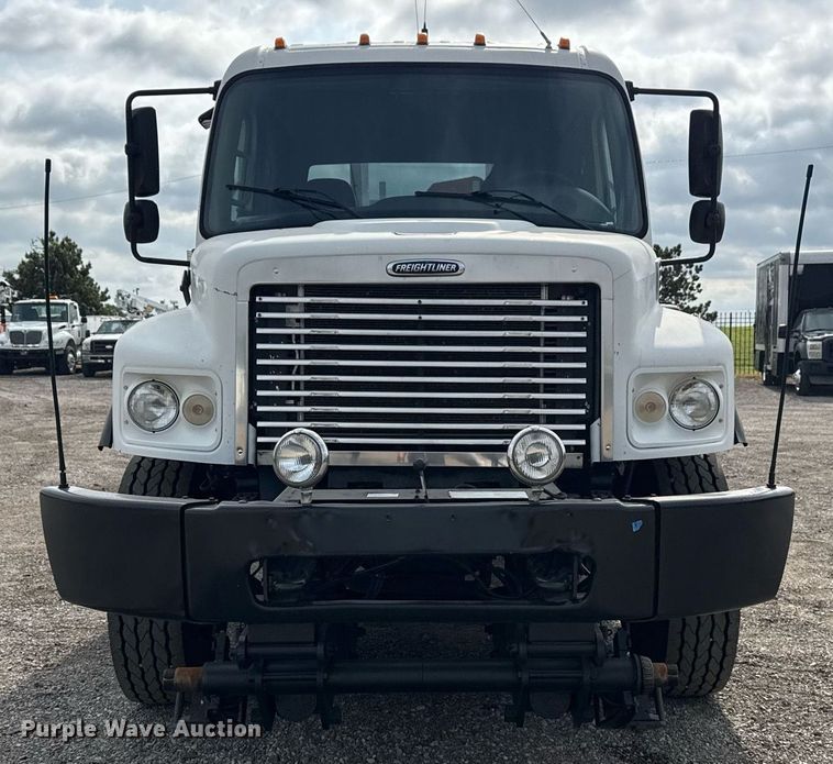 image for item EG5779 2007 Freightliner Business Class M2 Ext. Cab crane truck