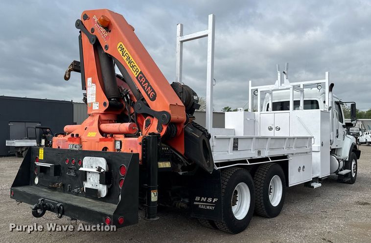 image for item EG5779 2007 Freightliner Business Class M2 Ext. Cab crane truck