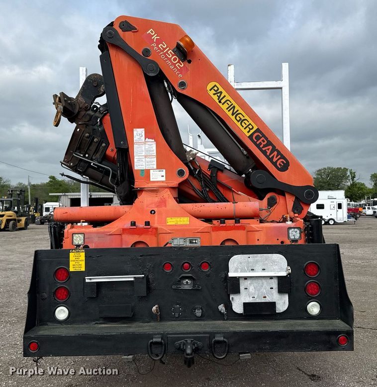 image for item EG5779 2007 Freightliner Business Class M2 Ext. Cab crane truck