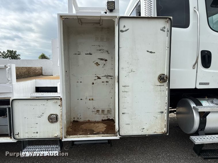 image for item EG5779 2007 Freightliner Business Class M2 Ext. Cab crane truck