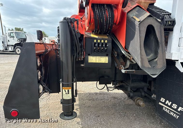 image for item EG5779 2007 Freightliner Business Class M2 Ext. Cab crane truck