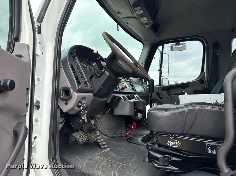 image for item EG5779 2007 Freightliner Business Class M2 Ext. Cab crane truck