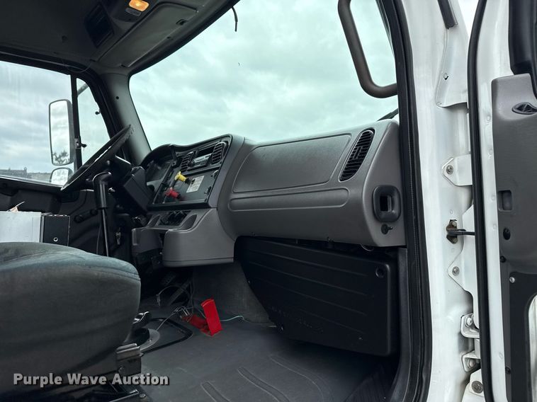 image for item EG5779 2007 Freightliner Business Class M2 Ext. Cab crane truck