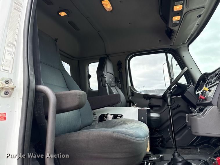 image for item EG5779 2007 Freightliner Business Class M2 Ext. Cab crane truck