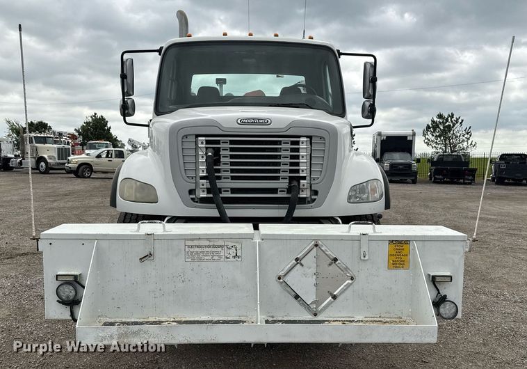 image for item EG5781 2010 Freightliner Business Class M2 crane truck