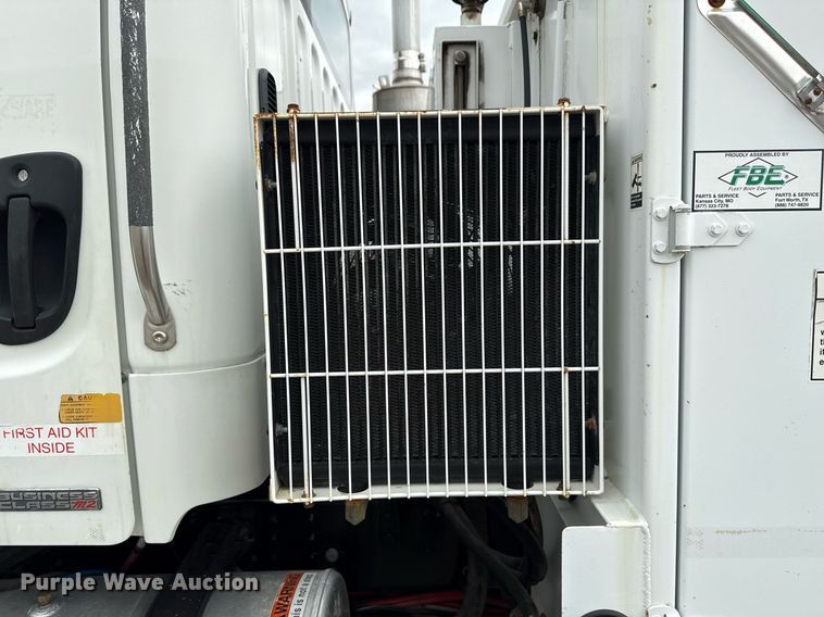 image for item EG5781 2010 Freightliner Business Class M2 crane truck