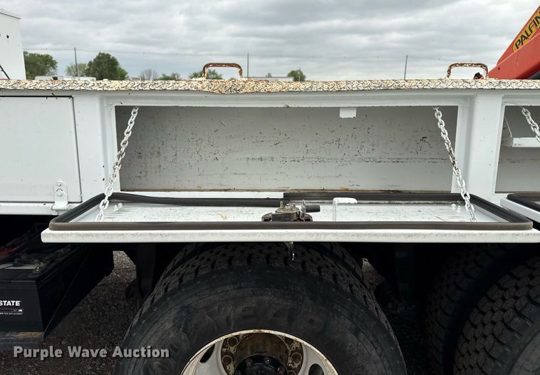 image for item EG5781 2010 Freightliner Business Class M2 crane truck