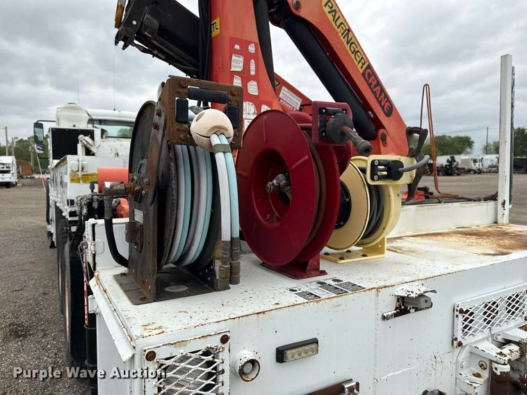 image for item EG5781 2010 Freightliner Business Class M2 crane truck