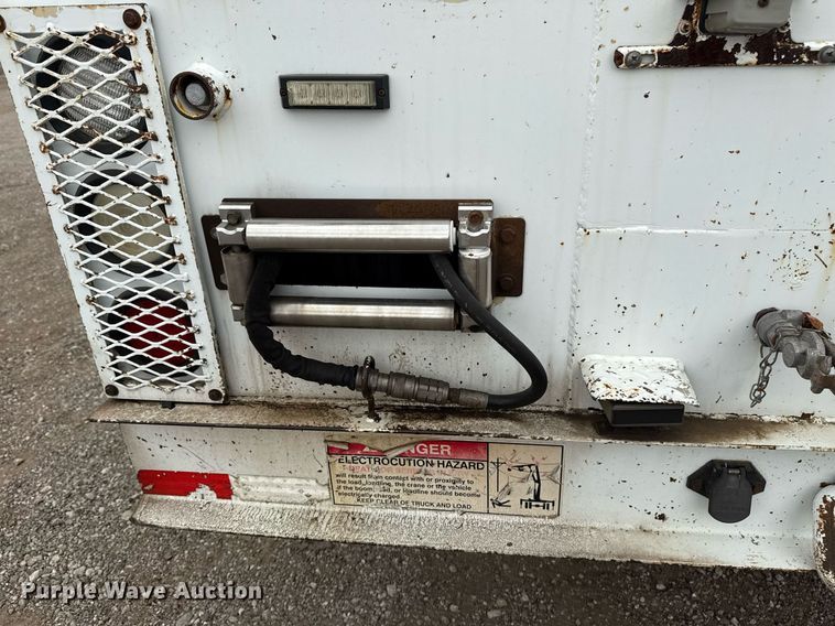 image for item EG5781 2010 Freightliner Business Class M2 crane truck