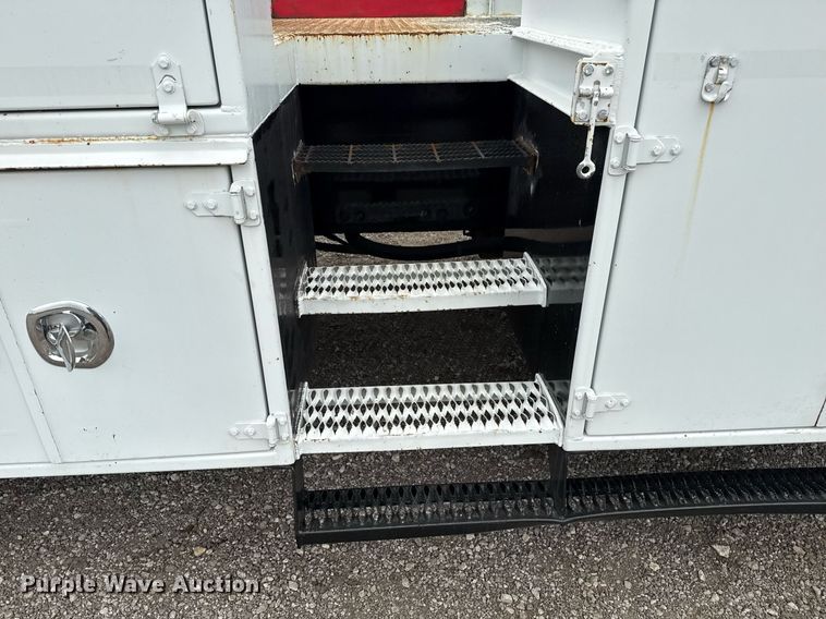 image for item EG5781 2010 Freightliner Business Class M2 crane truck