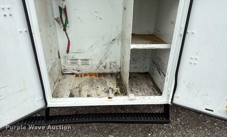 image for item EG5781 2010 Freightliner Business Class M2 crane truck