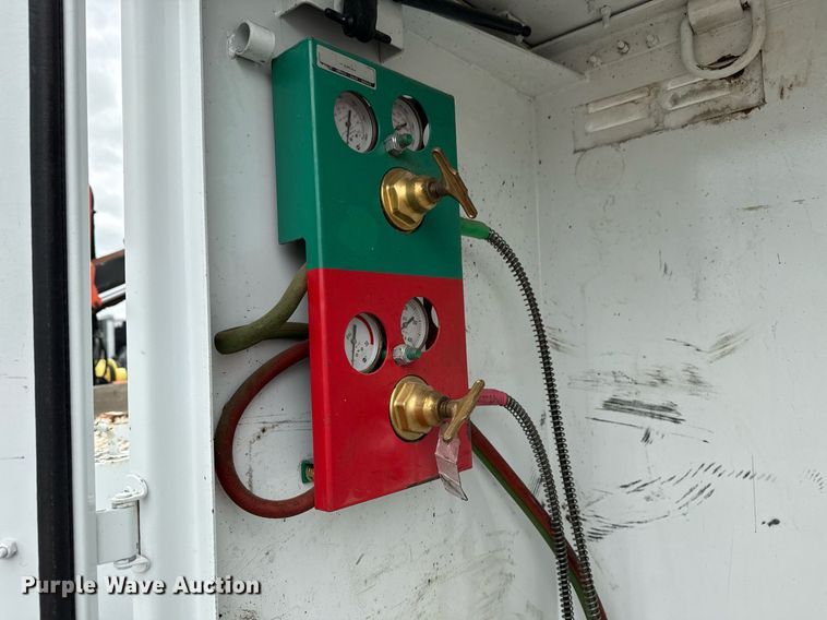 image for item EG5781 2010 Freightliner Business Class M2 crane truck