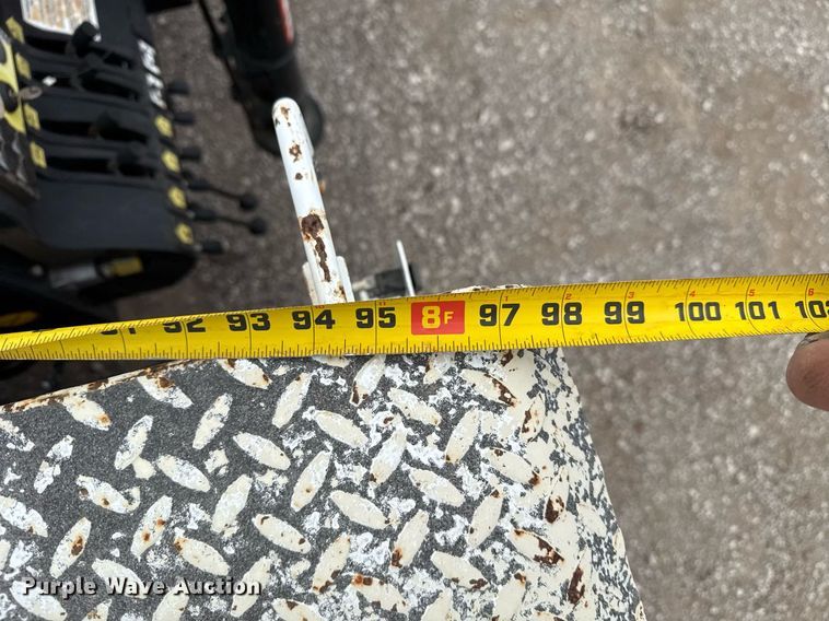 image for item EG5781 2010 Freightliner Business Class M2 crane truck