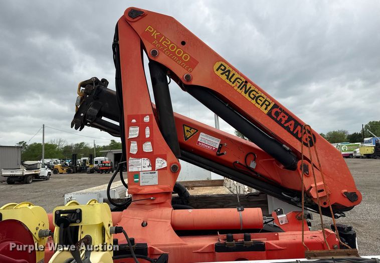 image for item EG5781 2010 Freightliner Business Class M2 crane truck