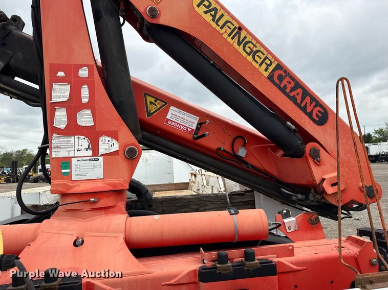 image for item EG5781 2010 Freightliner Business Class M2 crane truck