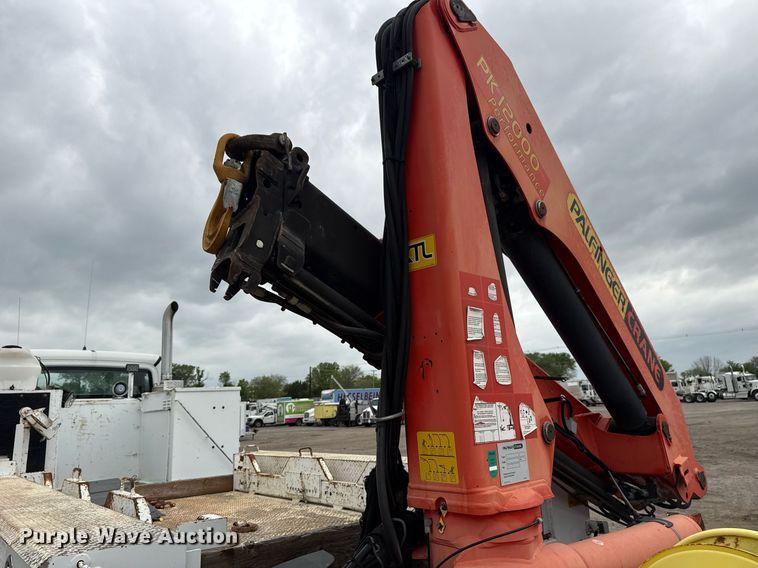 image for item EG5781 2010 Freightliner Business Class M2 crane truck