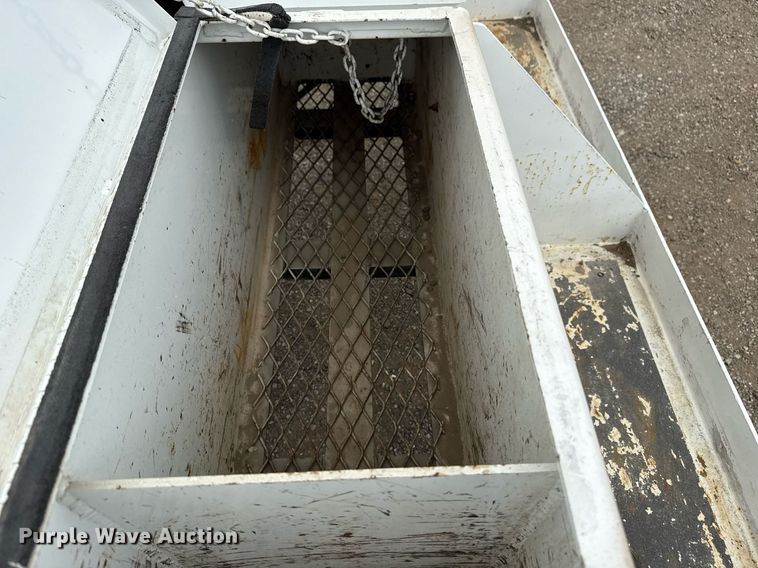 image for item EG5781 2010 Freightliner Business Class M2 crane truck