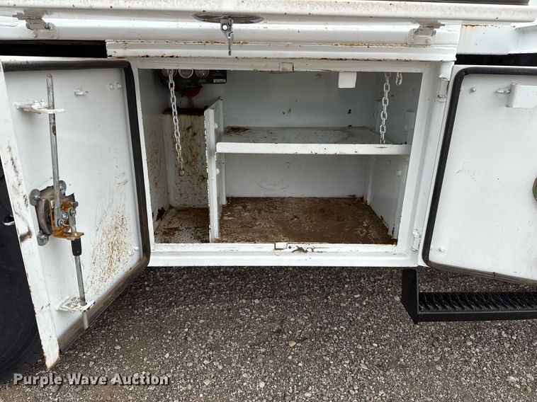 image for item EG5781 2010 Freightliner Business Class M2 crane truck