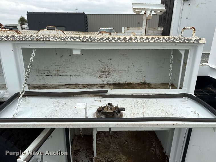 image for item EG5781 2010 Freightliner Business Class M2 crane truck