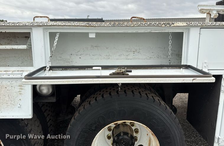 image for item EG5781 2010 Freightliner Business Class M2 crane truck