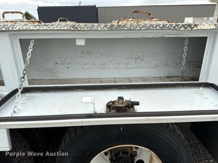 image for item EG5781 2010 Freightliner Business Class M2 crane truck