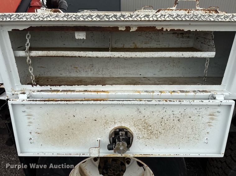 image for item EG5781 2010 Freightliner Business Class M2 crane truck