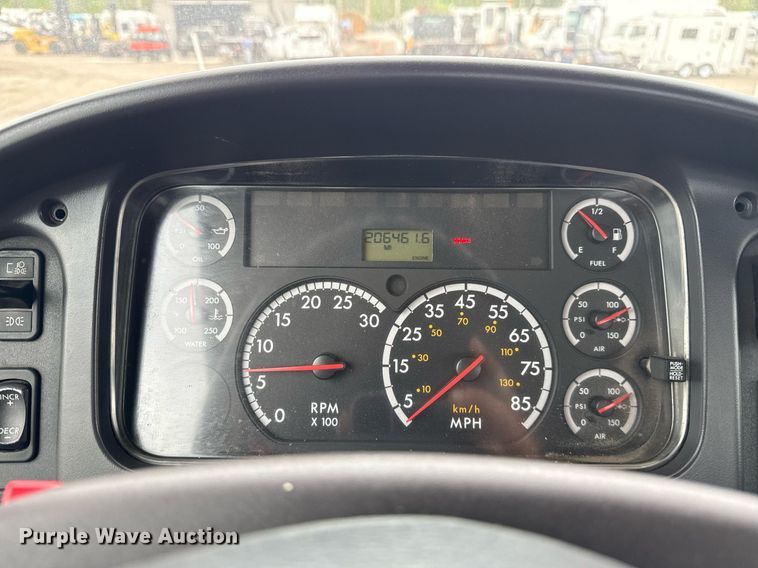 image for item EG5781 2010 Freightliner Business Class M2 crane truck