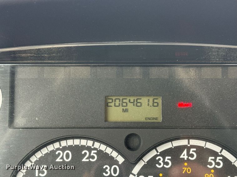 image for item EG5781 2010 Freightliner Business Class M2 crane truck